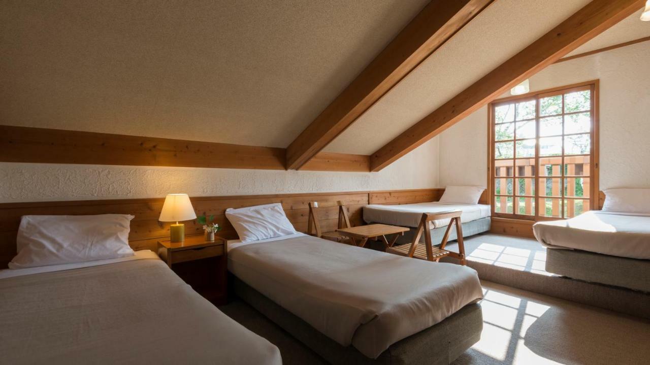 บลูเบอรี เพนชั่น มาดาเรา Hotel อิยามะ ภายนอก รูปภาพ